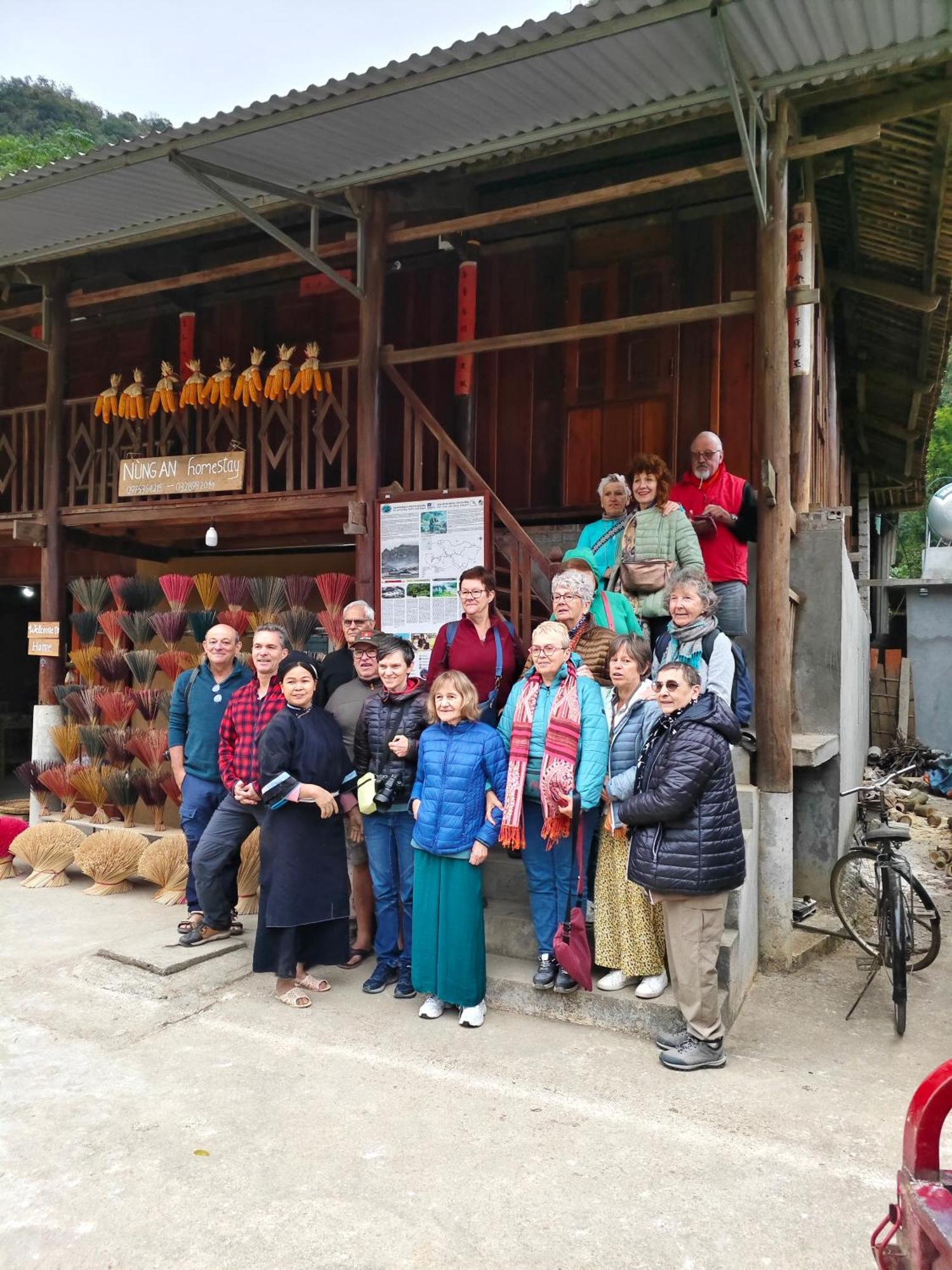 Nung An Homestay Quang Uyen Zewnętrze zdjęcie